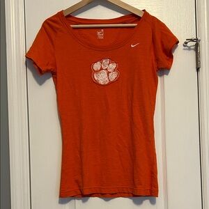 Nike Women's Clemson Tigers Short Sleeve Tee medium